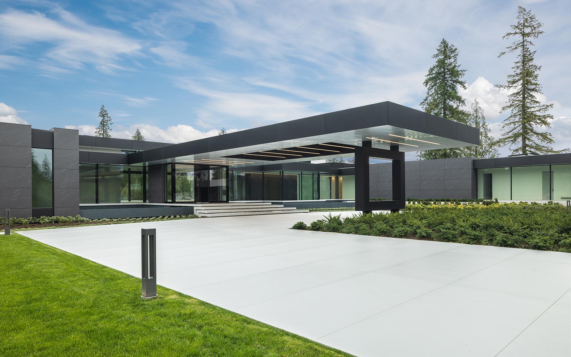 Exclusive Home Design by KLC kre-a-tiv with Custom Stone Design